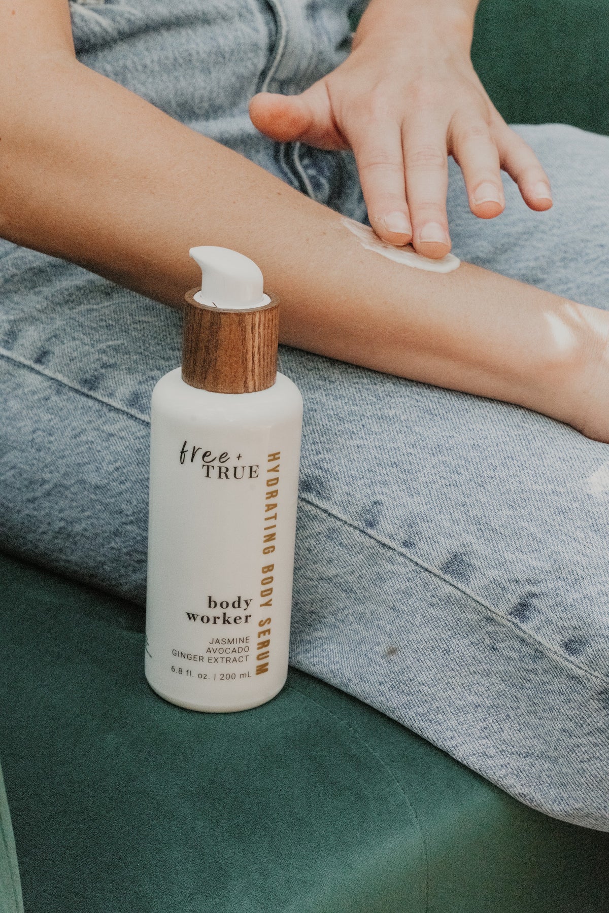 Body Worker — leg application with the bottle